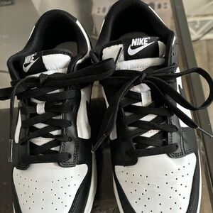 Nike dunk low retro side 9.5 unisex